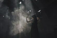 谁说站在光明里的才是英雄 - 失眠拾光